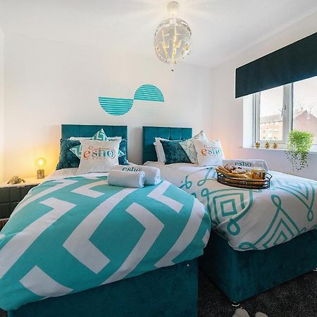 Stylish 3 Bed House, Large Garden, Parking, Wifi - Esho Stays Coventry Dış mekan fotoğraf