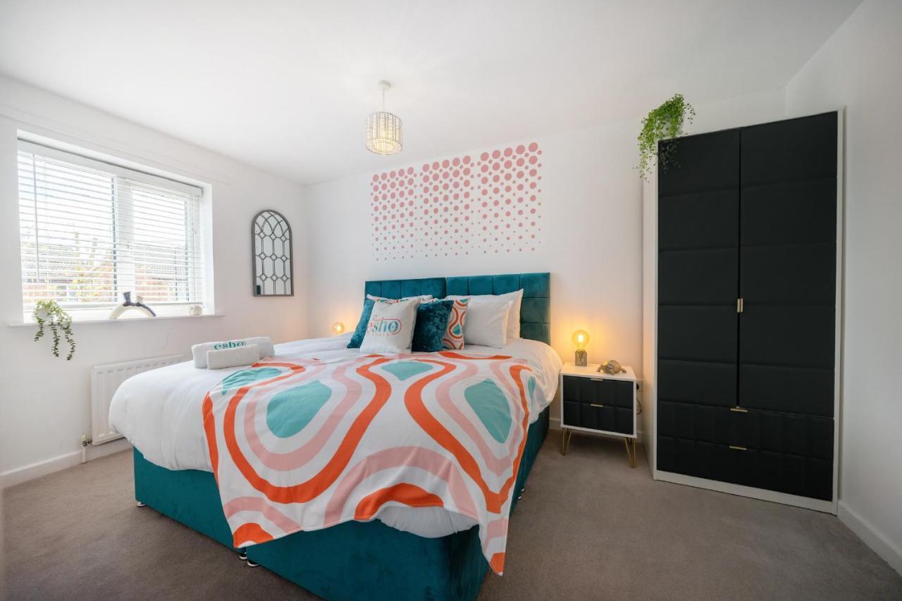 Stylish 3 Bed House, Large Garden, Parking, Wifi - Esho Stays Coventry Dış mekan fotoğraf