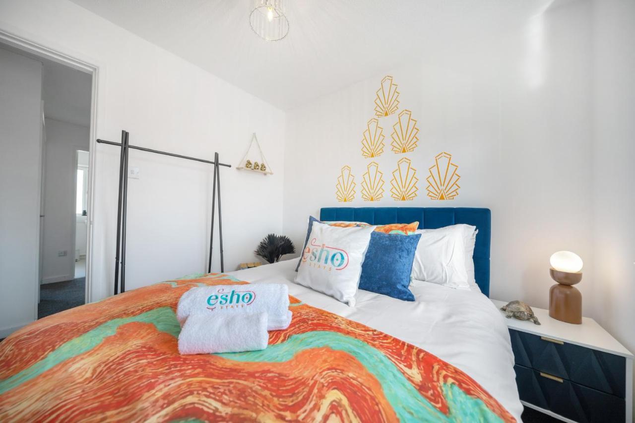Stylish 3 Bed House, Large Garden, Parking, Wifi - Esho Stays Coventry Dış mekan fotoğraf