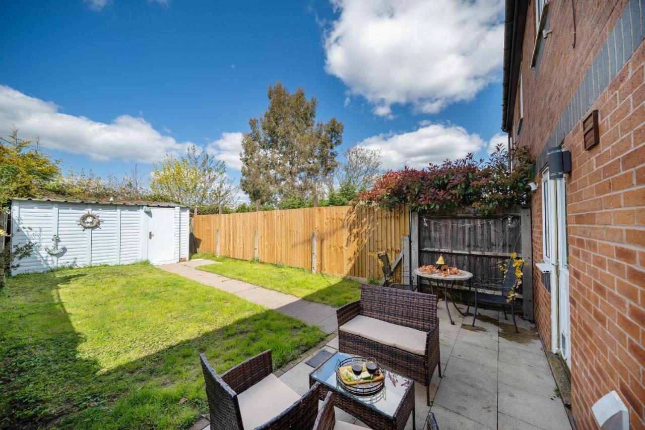 Stylish 3 Bed House, Large Garden, Parking, Wifi - Esho Stays Coventry Dış mekan fotoğraf
